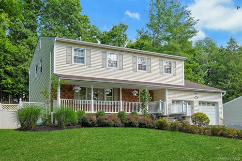 32 Sandstone Trl, New City, NY, 10956-5720 | Card Image