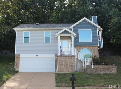 1511 Glenn Brooke Woods Cir, Ballwin, MO, 63021-8489 | Card Image
