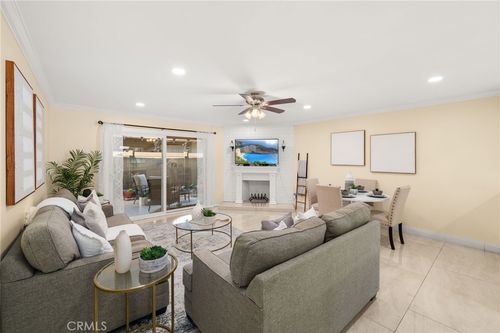 3b-3139 E Chapman Ave, Orange, CA, 92869-3742 | Card Image