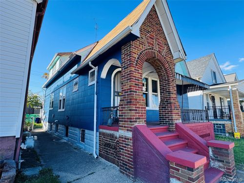 11667 Mitchell St, Hamtramck, MI, 48212-3008 | Card Image