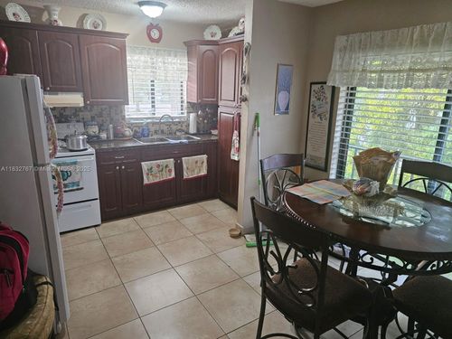 18-1521 W 42nd Pl, Hialeah, FL, 33012-7604 | Card Image