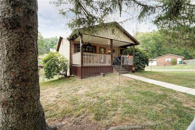 211 Lee Street, House other with 2 bedrooms, 1 bathrooms and null parking in Poca WV | Image 2