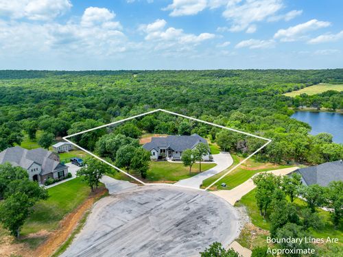 1057 Resolute Rd, Millsap, TX, 76066-3071 | Card Image