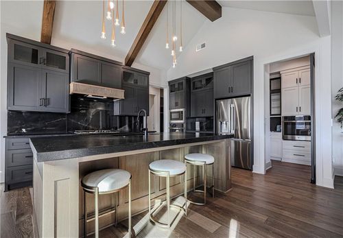 5818 N Lucerne Ave, Kansas City, MO, 64151-3555 | Card Image