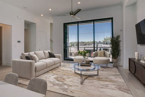 213 Carroll St, Fort Worth, TX, 76107 | Card Image