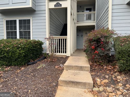 11 Doranne Ct Se, Smyrna, GA, 30080-8077 | Card Image