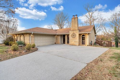 8132 Running Deer Ln, Roanoke, VA, 24019-4524 | Card Image