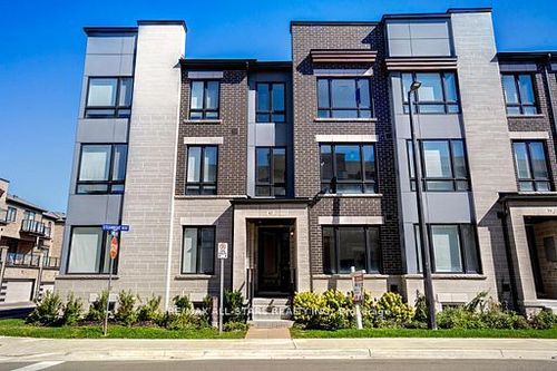 41 Steamboat Way, Whitby, ON, L1N0M6 | Card Image