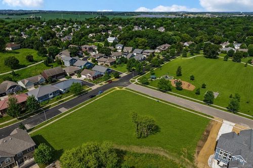 2590 Targhee St, Fitchburg, WI, 53711 | Card Image