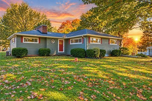 1315 Grove St Ne, Canton, OH, 44721-3118 | Card Image