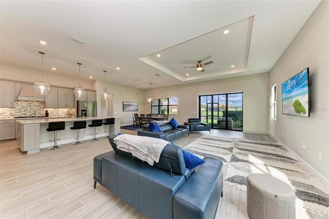 7113 Gradford Ct, House other with 3 bedrooms, 4 bathrooms and null parking in Lakewood Ranch FL | Image 12