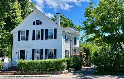 70 Spring Street, House other with 4 bedrooms, 3 bathrooms and null parking in Vineyard Haven MA | Image 3