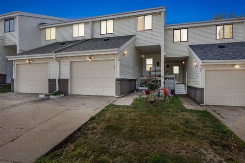 unit-20-51 29th Avenue Dr Sw, Cedar Rapids, IA, 52404-4262 | Card Image