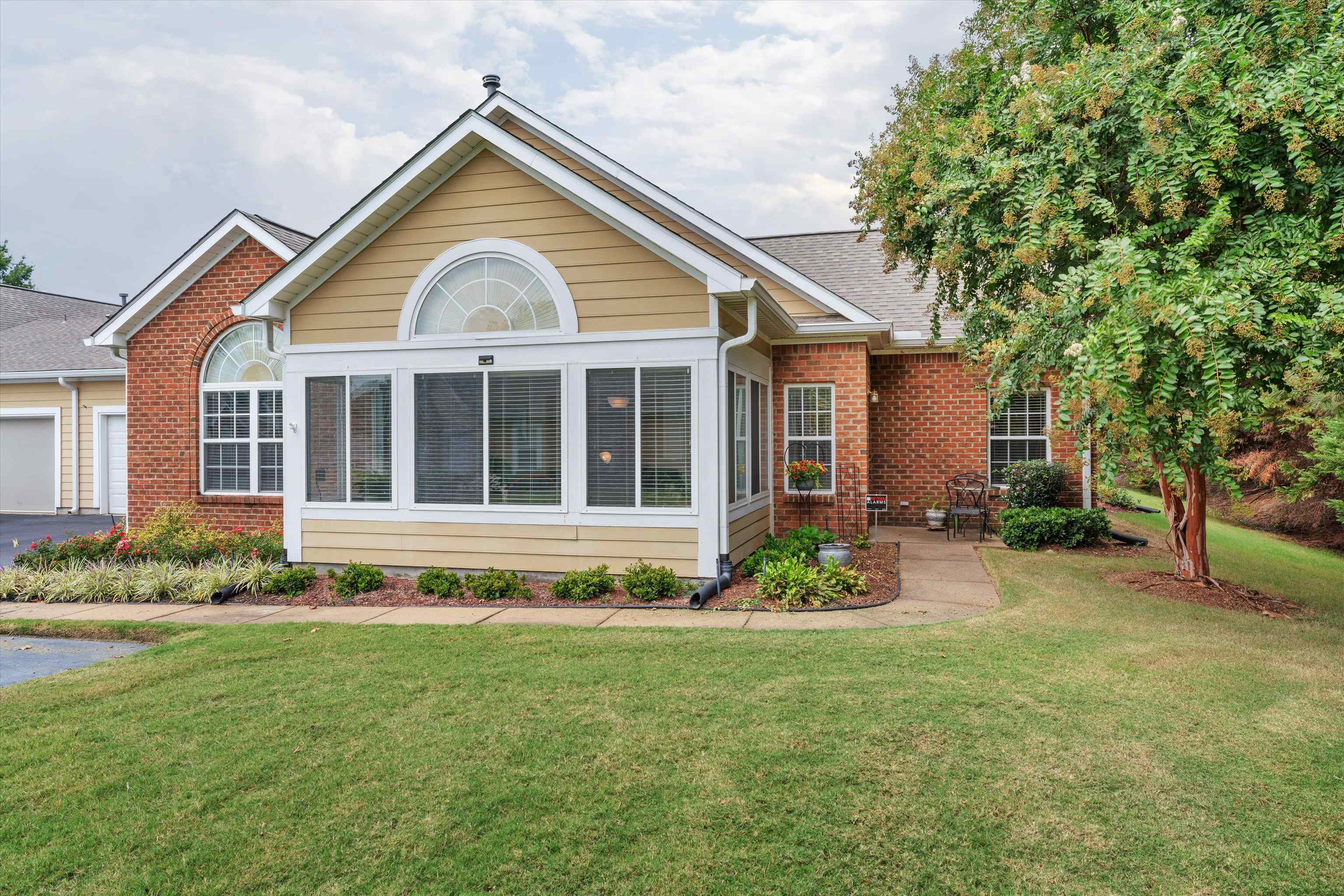Appling Club Cir, Cordova, TN 38016
