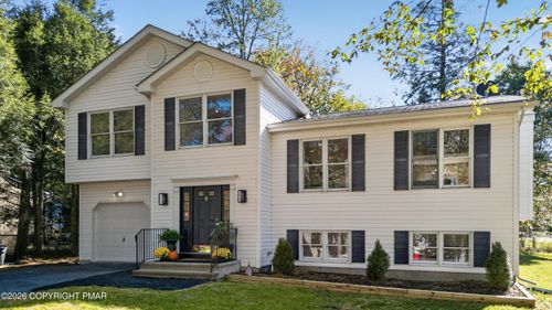 321 Lake Rd, Tobyhanna, PA, 18466-8038 | Card Image
