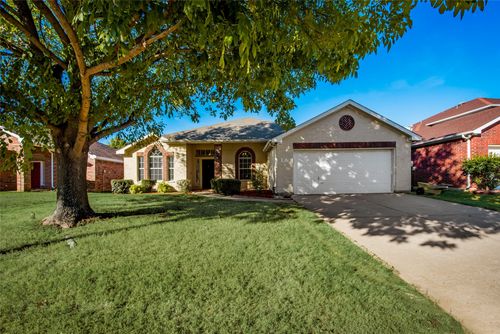 2732 Excalibur Dr, Grand Prairie, TX, 75052-4571 | Card Image