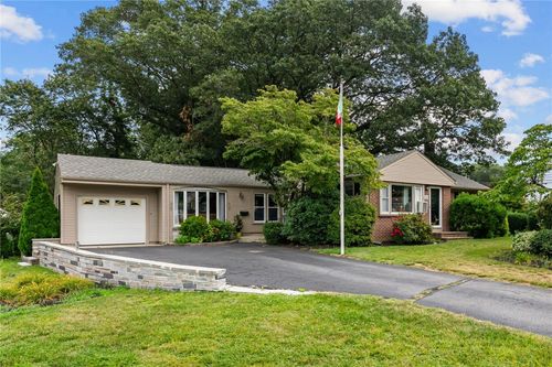 174 Lawnacre Dr, Cranston, RI, 02920-5909 | Card Image