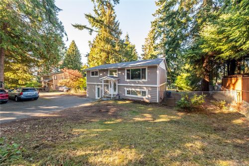 5810 Hammond Bay Rd, Nanaimo, BC, V9T5N3 | Card Image