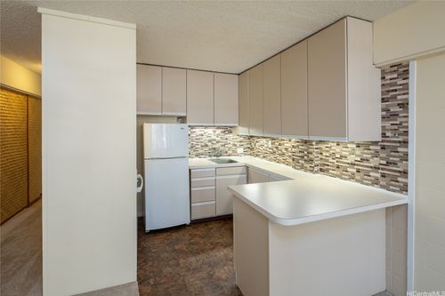 apt-c203-1630 Makiki St, Honolulu, HI, 96822-5217 | Card Image