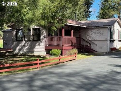 105 W Main St, Glenwood, WA, 98619-9198 | Card Image