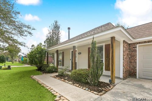 34403 Woodland Hill Dr, Denham Springs, LA, 70706 | Card Image