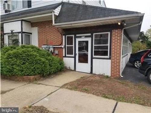 810 W 13th St, Historic New Castle, DE, 19720-4942 | Card Image