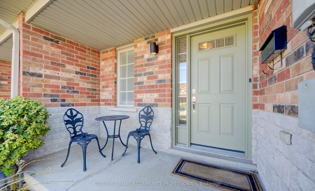 12 Gage St, House attached with 3 bedrooms, 2 bathrooms and 1 parking in Grimsby ON | Image 4