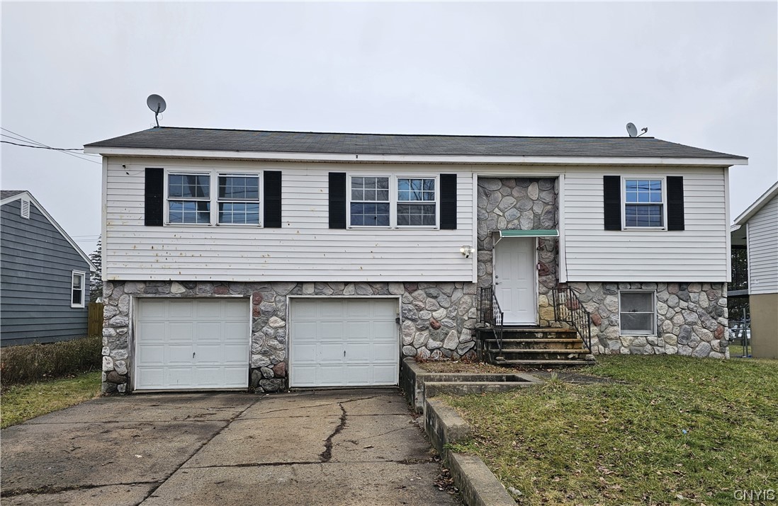 Albany St, Utica, NY 13501
