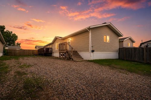 132 Greentree Cres, Fort Mcmurray, AB, T9H3Y2 | Card Image