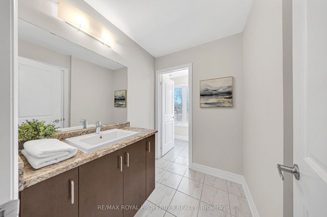 9 Av Micklefield, House other with 4 bedrooms, 3 bathrooms and 2 parking in Whitby ON | Image 21