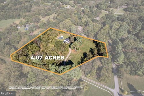 185 Shepherd Ln, Shepherdstown, WV, 25443-9746 | Card Image