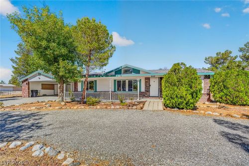 860 Dixieland St, Pahrump, NV, 89048-7251 | Card Image