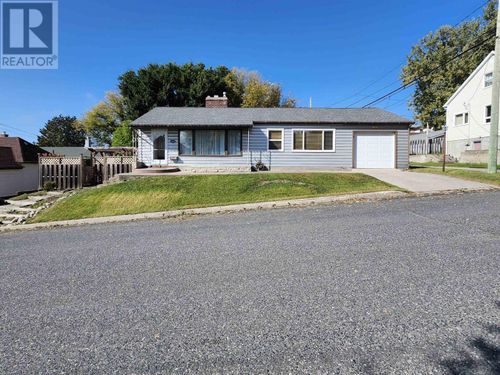 214 Sixth Ave S, Kenora, ON, P9N2C1 | Card Image