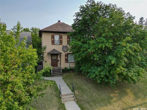 313 11th St E, Prince Albert, SK, S6V1A6 | Card Image