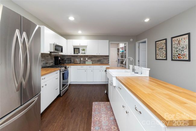 401 Silver Fox Ln, House other with 3 bedrooms, 3 bathrooms and null parking in Pisgah Forest NC | Image 5