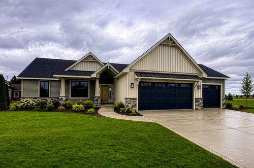 192 Queens Creek Dr W, Frankenmuth, MI, 48734 | Card Image