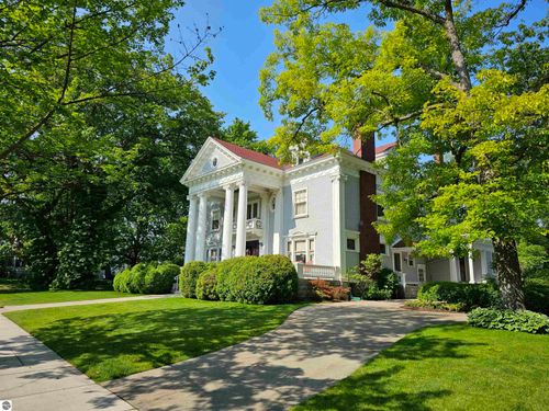 230 Wellington St, Traverse City, MI, 49686-2610 | Card Image