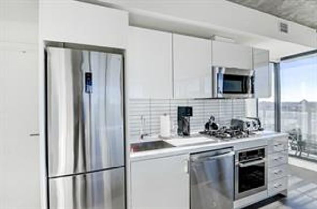 1502 - 1010 6 St Sw, Condo with 2 bedrooms, 2 bathrooms and 1 parking in Calgary AB | Image 9