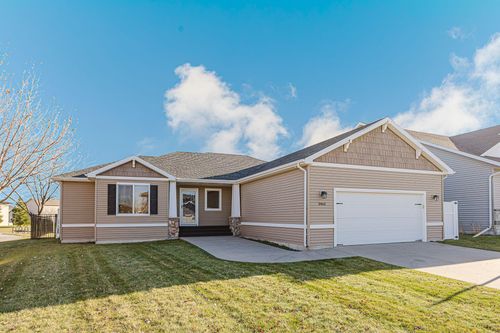 3463 Loberg Dr, West Fargo, ND, 58078-5400 | Card Image