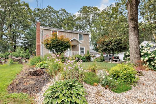 70 Glenrock Rd, Waterbury, CT, 06706-2413 | Card Image