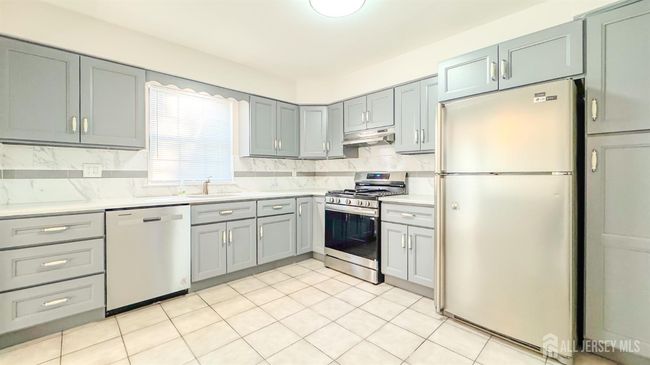 1204 Maplecrest Rd, Townhouse with 2 bedrooms, 2 bathrooms and null parking in Edison NJ | Image 9
