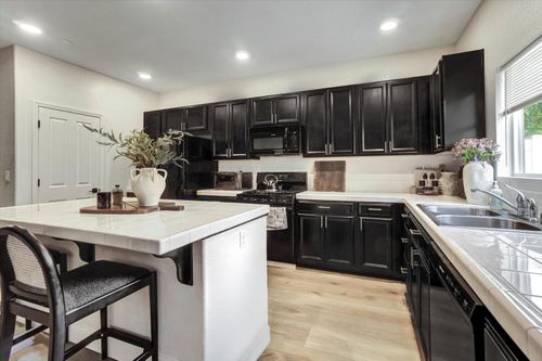1328 Altaparke Ave, Sacramento, CA, 95834-1672 | Card Image