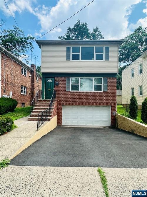 60 Chester Ave, Irvington, NJ, 07111-3138 | Card Image