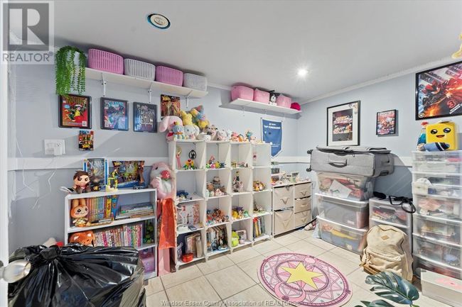 1033 Harrison Ave, House other with 3 bedrooms, 2 bathrooms and null parking in Windsor ON | Image 17