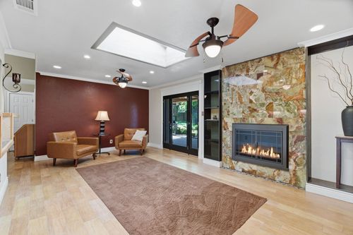 611 Magnolia St, Denton, TX, 76201-0822 | Card Image