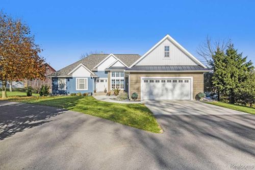 5909 E 92nd St, Newaygo, MI, 49337-9248 | Card Image