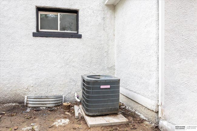 122 E Angle Ave, House other with 4 bedrooms, 2 bathrooms and 1 parking in Council Bluffs IA | Image 27