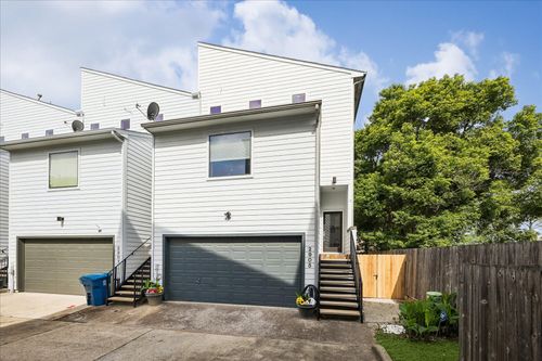 2905 Chartres St, Houston, TX, 77004-4142 | Card Image