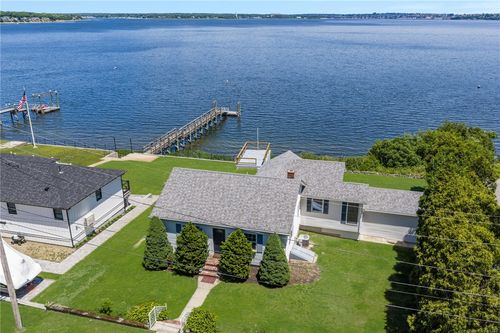 2 King Philip Ave, Bristol, RI, 02809-5004 | Card Image