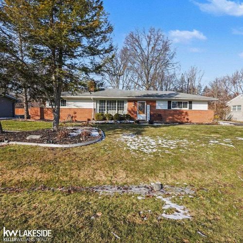 29257 Aranel St, Farmington Hills, MI, 48334-2813 | Card Image